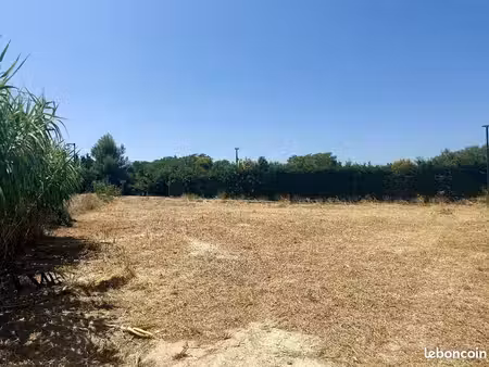 terrain à bâtir de 600 m² à berre-l'etang (13)