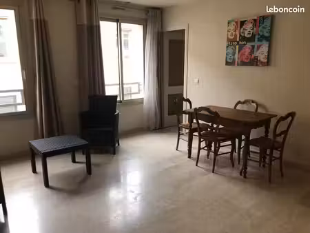 studio entièrement meubé