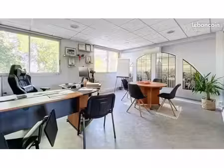 vente bureaux 190 m² modulables — triple exposition — venelles (13770)