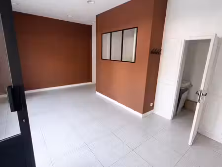 local commercial