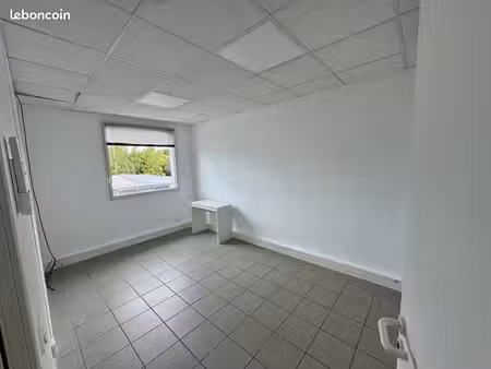 bureau brignais 11m2