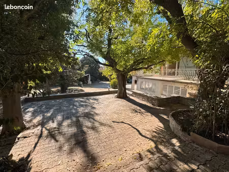 rare à bouc-bel-air – maison de 206 m² à rénover sur 1 500 m² de terrain