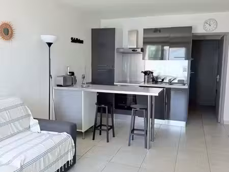studio meuble carry le rouet dispo décembre à juin