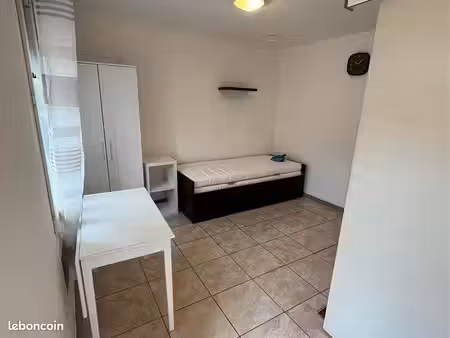 studio – 17 m² – chutes lavies - quartier calme – disponible immédiatement