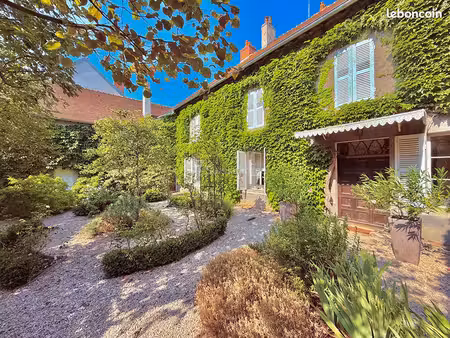 maison 14 pièces 390 m²