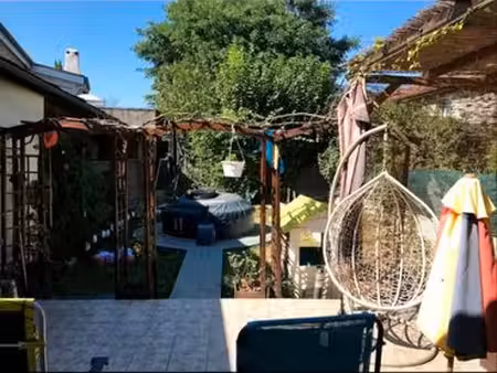 exclusivité – crédit vendeur possible – belle maison avec jardin & jacuzzi