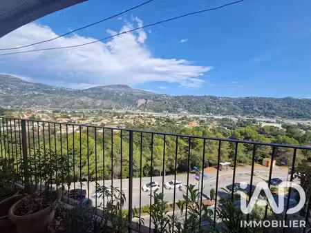 appartement à carros (06510)