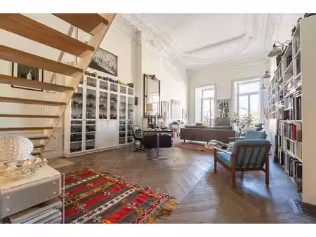 appartement hausmmanien avec superbe vue sur quai