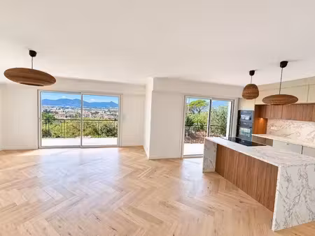 superbe 4 piéces rez-de-jardin vue panoramique 2 parkings