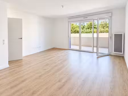 t3 avec balcon et parking à montpellier