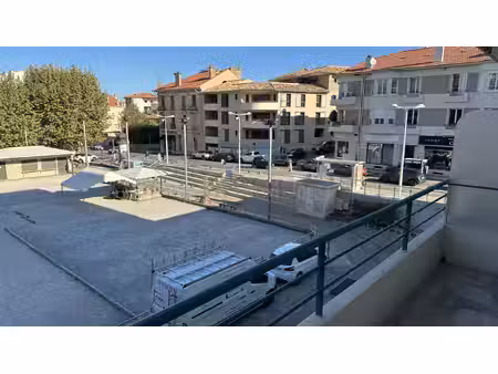 saint-raphaël charmant 2 pièces rénové avec cave  proche c