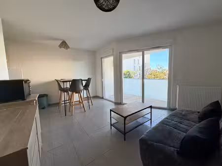 studio étudiant meublé avec balcon et parking