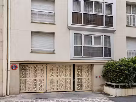 paris 17ème - batignolles - box - 12 m2