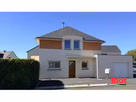 a vendre par blot à breal sous montfort - maison - 6 pièces -4 chambres - idéal famille
