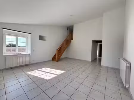location maison 4 pièces 111 m² à échillais (17620)