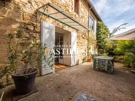 charmante maison en pierre au coeur de guitres