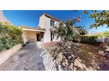 proche carcassonne  maison avec garage et jardin
