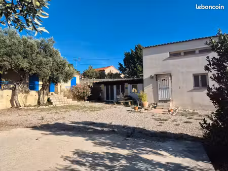 2 maisons sur un terrain de 1 000m²