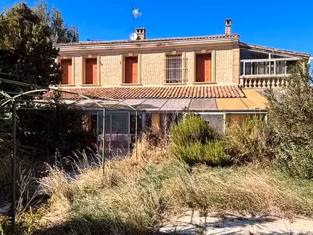 maison de caractère en pierre – un bien à réinventer aux multiples possibilités