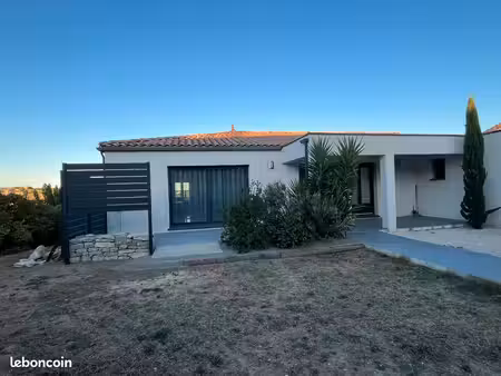 maison contemporaine récente plain-pied 6 pièces-145 m²