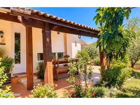 maison 137 m² – terrain clos et arboré 548 m² – calme  climatisation  garage & dépendance 