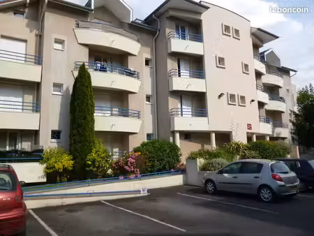 t1+parking proche facs