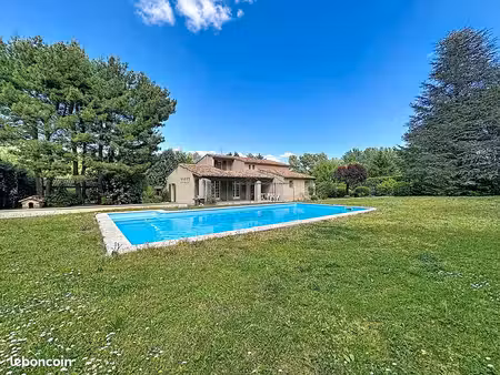 maison 8 pièces 186 m²