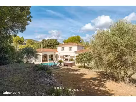 maison 6 pièces 212 m²