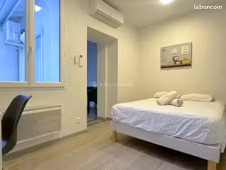 studio 1 pièce 18 m²
