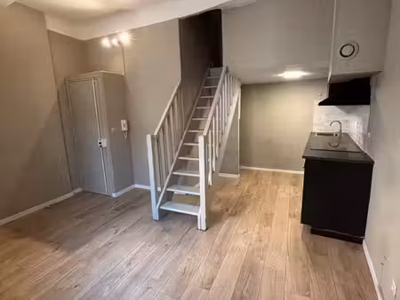 appartement t2 33m2 duplex avec terrasse - centre-ville