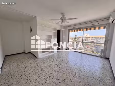appartement 32m² à louer 645 - hyeres 83400