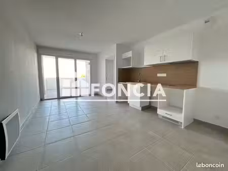 appartement 2 pièces 43.8m² à louer 809.52 - istres 13800