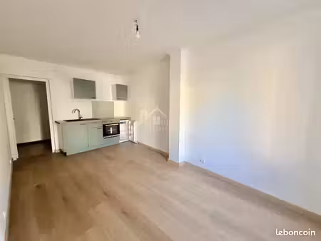 studio 1 pièce 20 m²