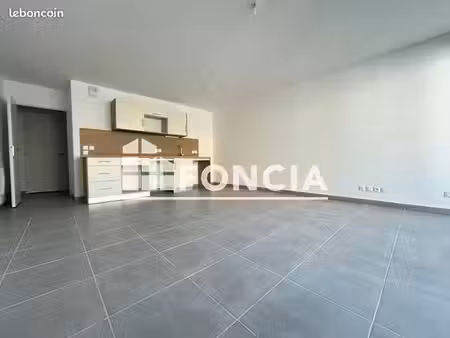 appartement 3 pièces 65.81m² à louer 790.71 - port saint louis du rhone 13230