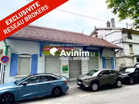 location local commercial 9 pièces