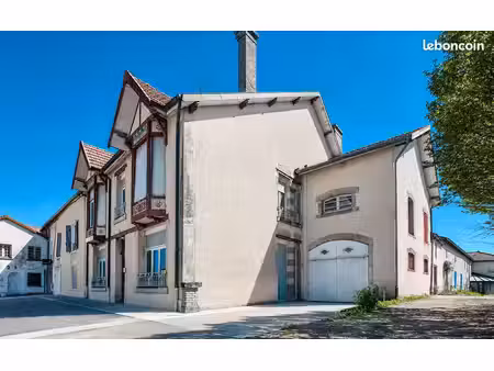 maison 10 pièces 330 m²