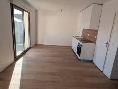 appart t1bis 37m2 plein centre  avec balcon et parking