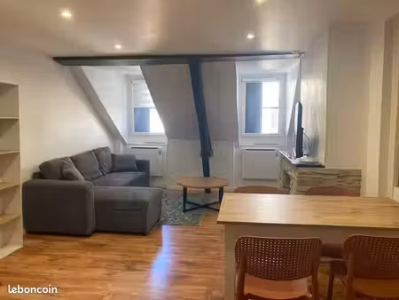 location t2 58m2 pau centre