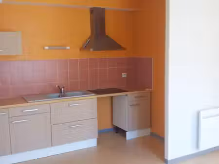 appartement t3 moderne  ctre ville saint chely