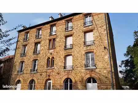 grand 2 pièces avec parking à 900m de la gare d'enghien