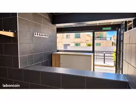 local commercial 28 m² – fos-sur-mer – tous commerces / bureaux / services