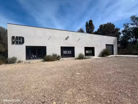 locaux commerciaux à louer – saint-martin-de-crau