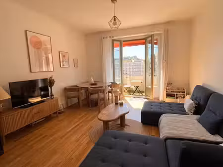 t3 lumineux avec balcon et vue saône  avec garage
