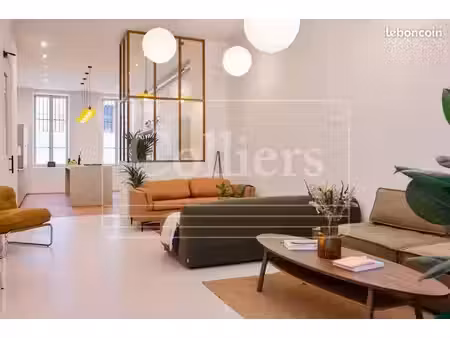 bureau 605 m²