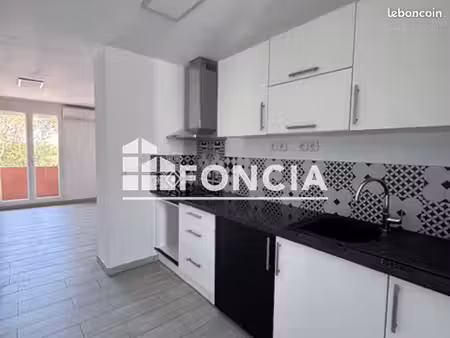 appartement 3 pièces 57.04m² à louer 670 - port saint louis du rhone 13230