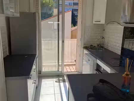 joli t3 non meublé raffraichi de 50 m² avec balcon  cave et parking – saint-tronc marseill