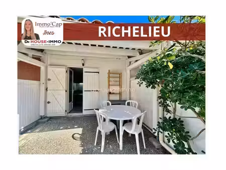 t2 avec cabine  parking privé et terrasse