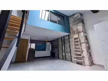 quartier château - t2 en duplex dans monument historique