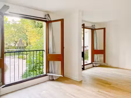 a vendre studio 28m² (square recherché)