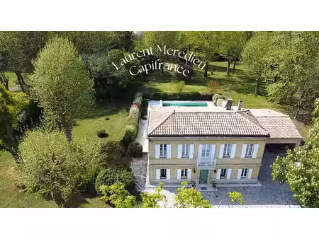 magnifique demeure en pierre avec grand jardin  piscine & espace professionnel